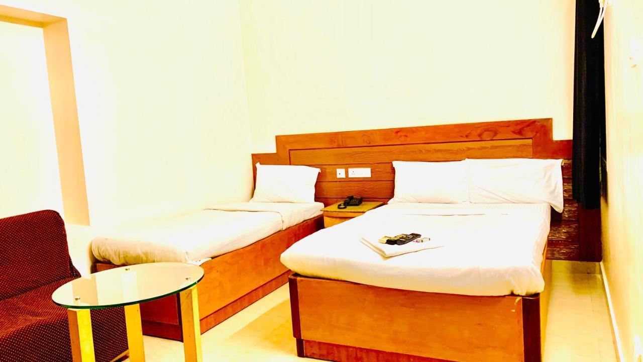 Half Moon Palace Chennai Zewnętrze zdjęcie