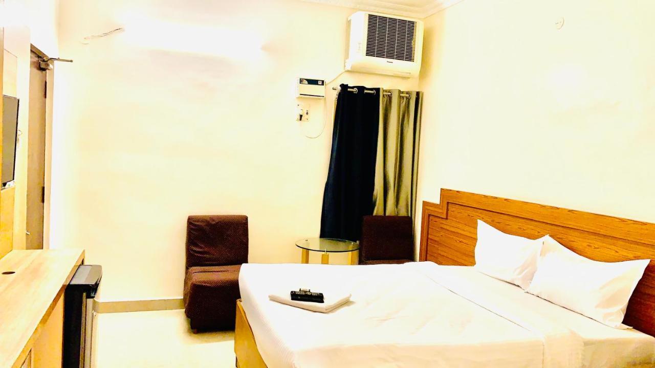 Half Moon Palace Chennai Zewnętrze zdjęcie